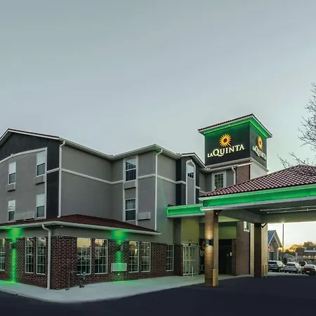 La Quinta By Wyndham Kansas City Airport